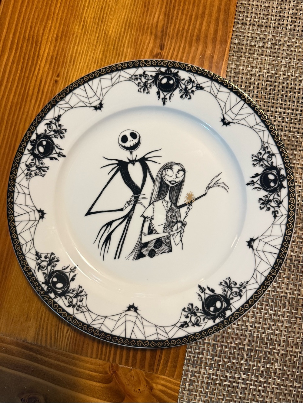 Set Of 2 Disney Nightmare Before Christmas Jack & Sally 10.5" Dinner Plates NEW